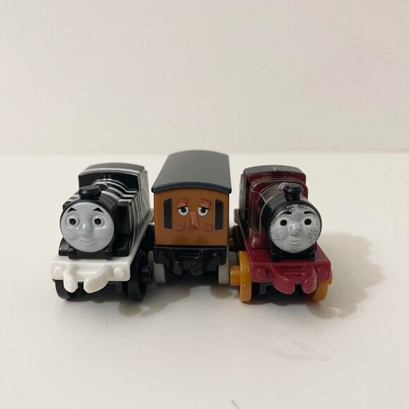 Lot of 9 Fisher Price Thomas and Friends Minis Train Engines - Picture 13 of 16